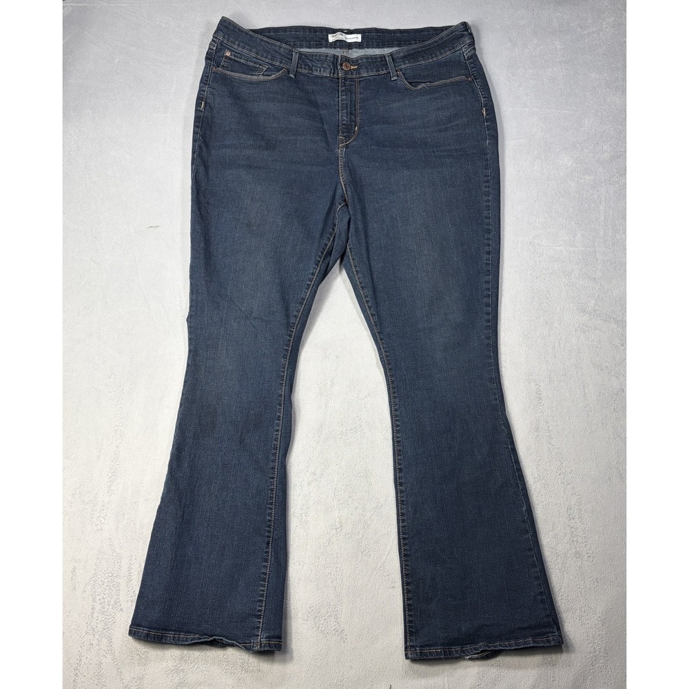 Signature Levi Strauss BootCut Jeans Women's Size 35x32 Blue Mid Rise Stretch